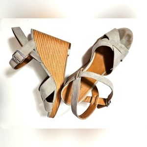 Abound 4 Inch Peep Toe Wedge Sandals Size 8 Light Gray
